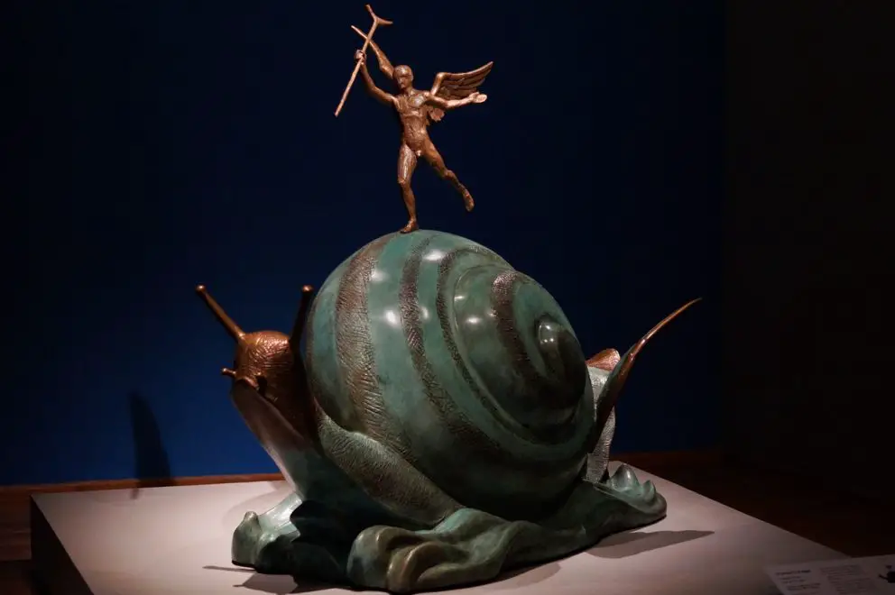 El caracol y el ángel, de Salvador Dalí